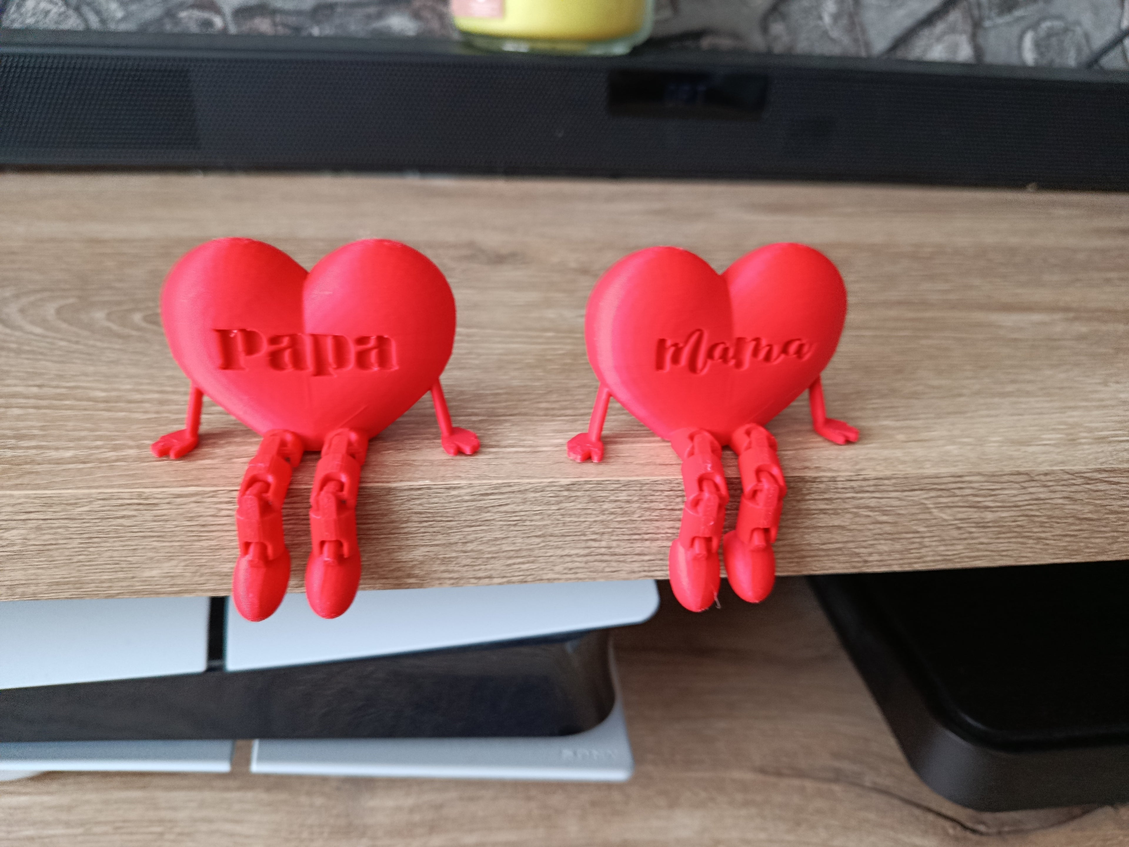 "Mama und Papa Herzen 3D gedruckt mit beweglichen Beinen Geschenk"